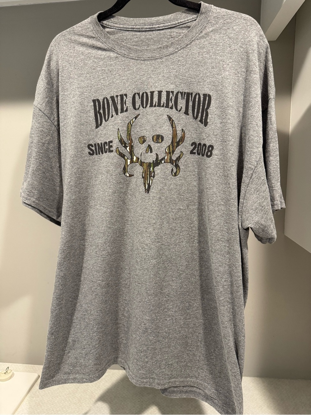 Bone Collector Men's Grey Graphic T‑Shirt